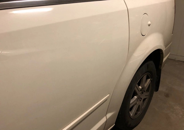 Chrysler Town &amp; Country cena 32999 przebieg: 119000, rok produkcji 2008 z Krajenka małe 436